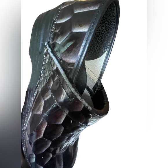 Dansko Snake Print Professional Clogs Size 7.5 - Picture 8 of 11